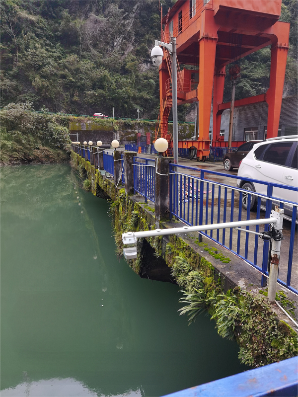 1120水电站生态流量监测——雷达水位计01.jpg