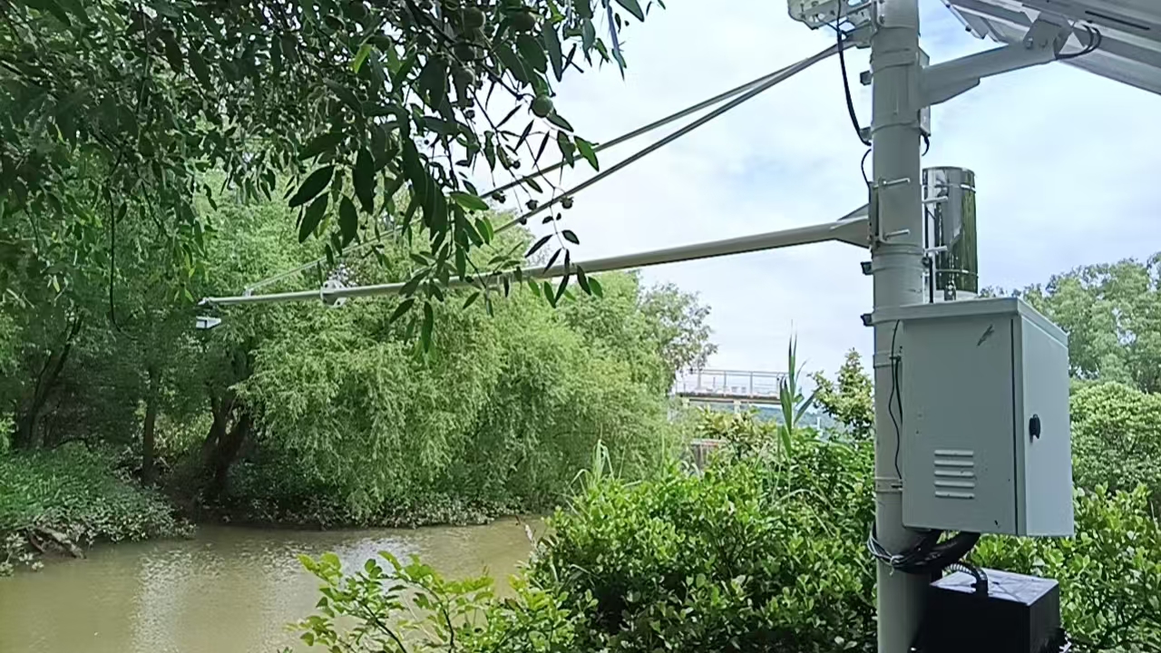 武汉德希科技河道水位流速监测一体机
